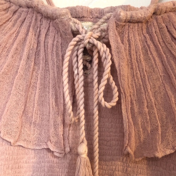 Jen’s Pirate Booty Mauve Off the Shoulder Top - Picture 5 of 6